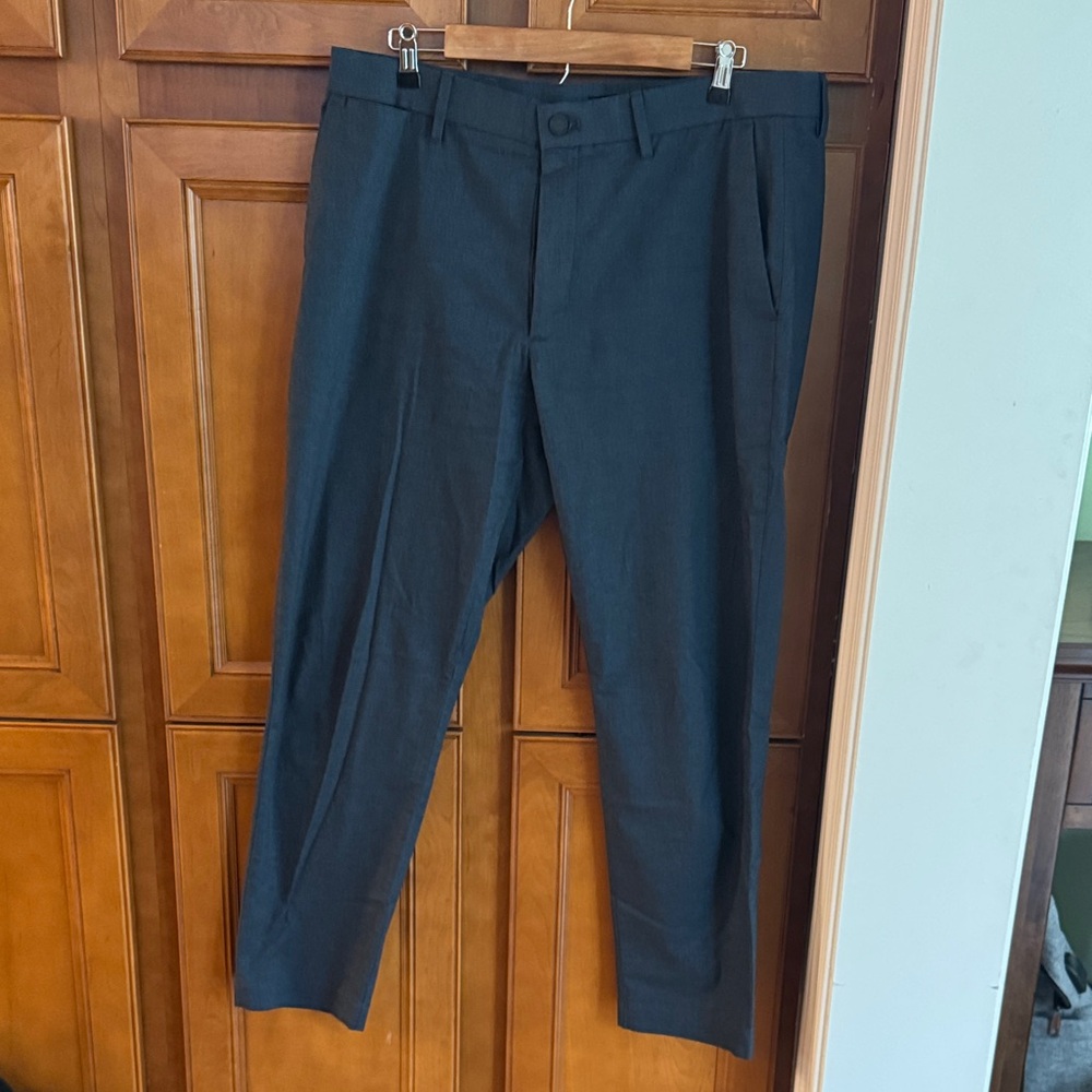 Men's Banana Republic slim fit chinos 35x30 medium blue